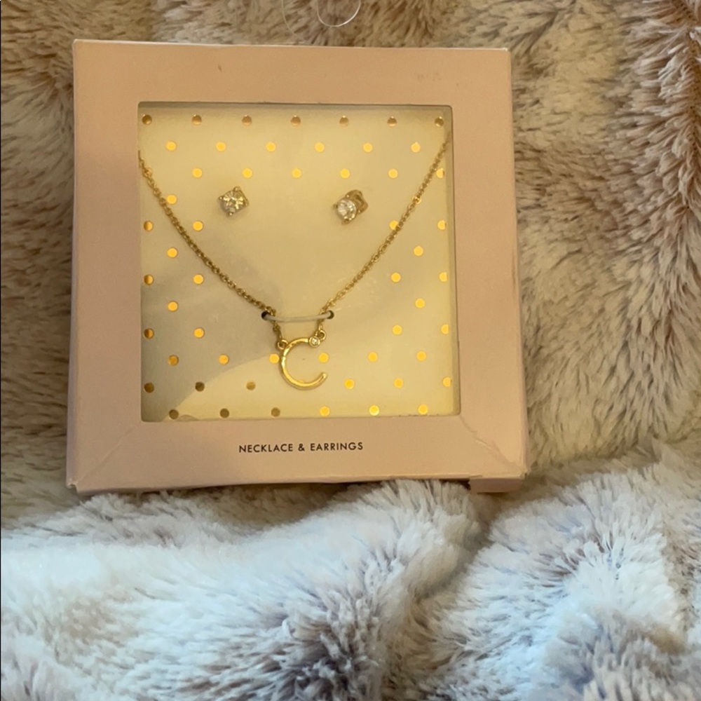 Necklace & earrings
